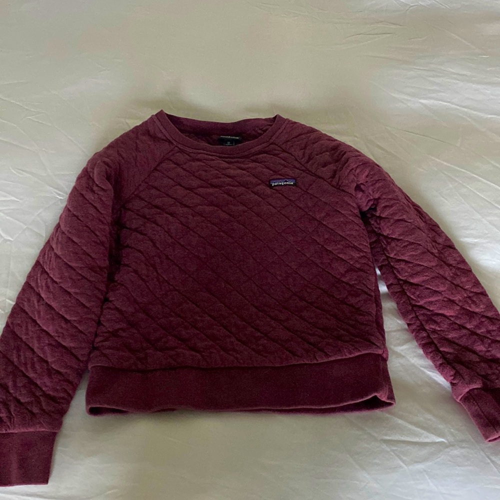 Patagonia XS wine colored quilted sweater